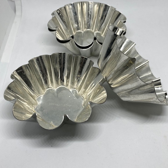 12 Silver Cupcake/Egg Tart Reusable Liners - Picture 9 of 9